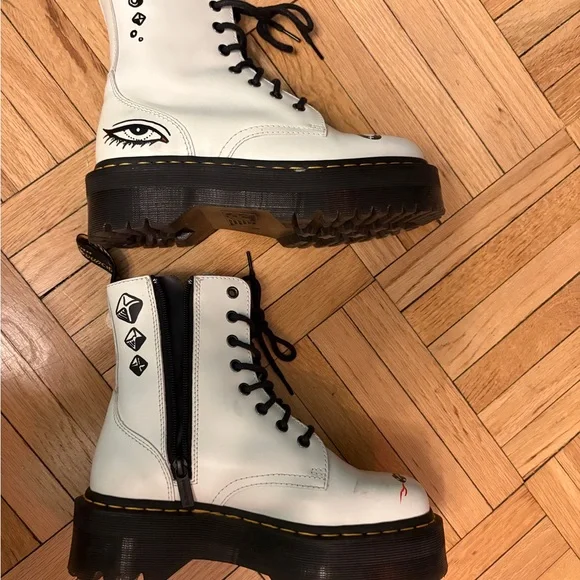 Dr. Martens White Jadon Boots with Snake Design. - Picture 3 of 10